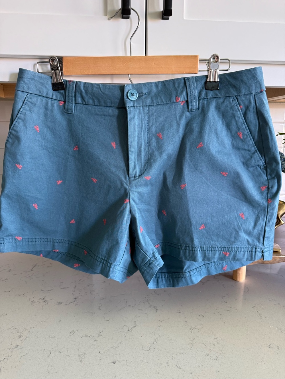 Magellan Women’s Shorts blue with red lobster print. Size 12